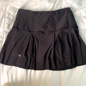Women’s Lululemon athletic skirt